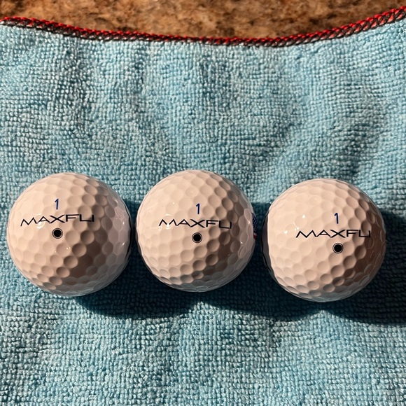 6 New Golf Balls - Picture 5 of 7